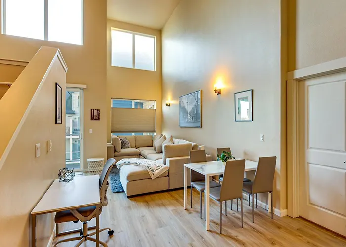 4 Mi To Dtwn, Commuter-Friendly Apt In Tacoma